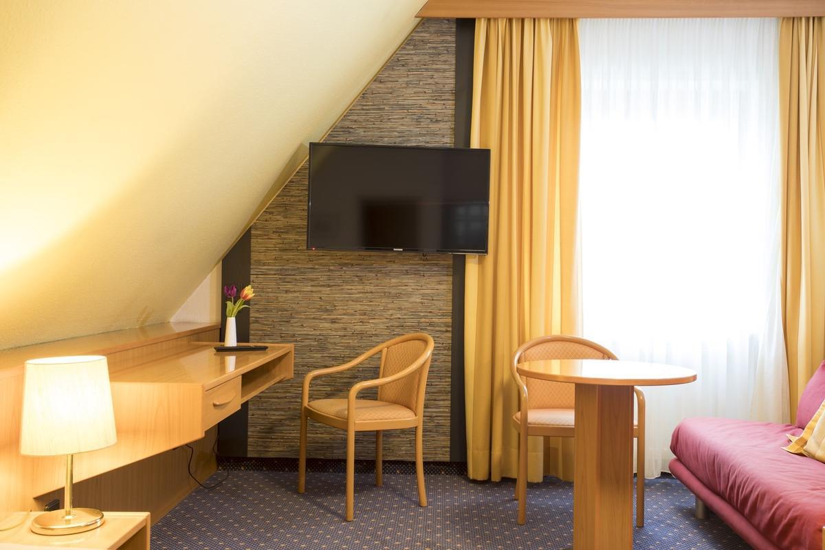 Hotel Restaurant Jaegerhof Weisendorf Extérieur photo