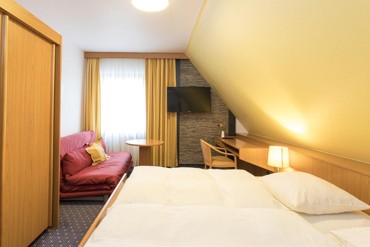 Hotel Restaurant Jaegerhof Weisendorf Extérieur photo
