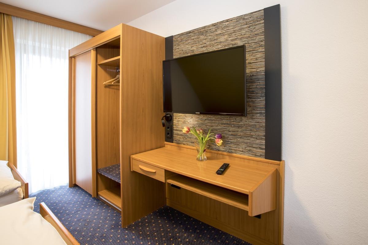 Hotel Restaurant Jaegerhof Weisendorf Extérieur photo